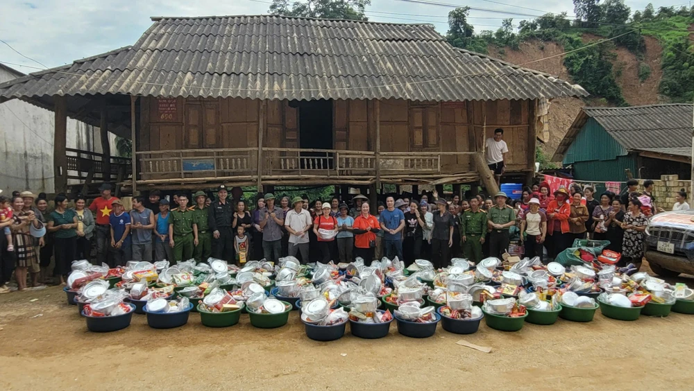 canh-sat-co-dong (3).jpg