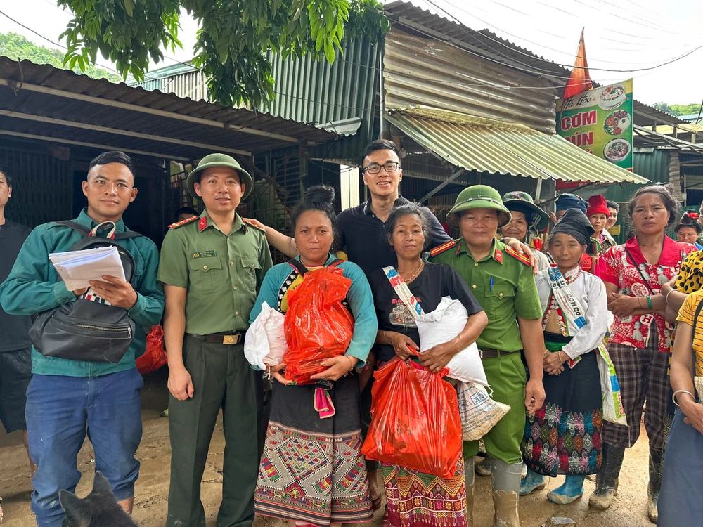 canh-sat-co-dong (4).jpg