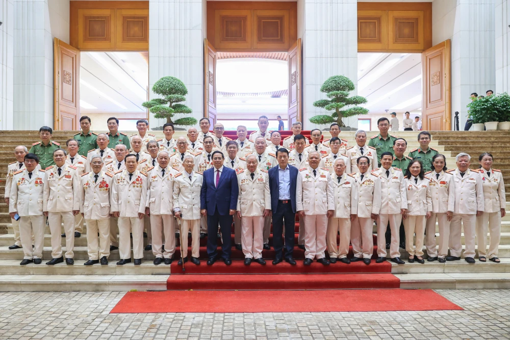 Thủ tướng gặp mặt, tri ân lực lượng Công an chi viện chiến trường miền Nam