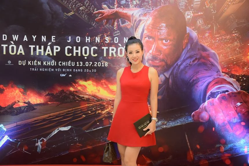 Hàng loạt hot girl dự buổi ra mắt phim Tòa tháp chọc trời ảnh 2