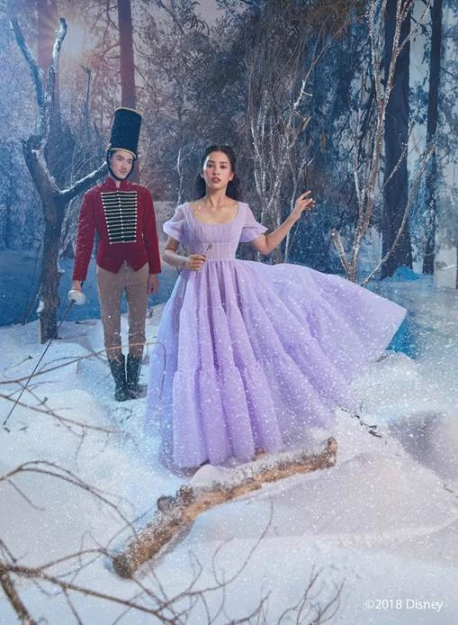 Tiểu Vy bất ngờ xuất hiện trên fanpage của 'Disney Studios' ảnh 4