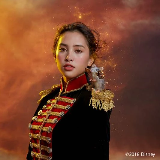 Tiểu Vy bất ngờ xuất hiện trên fanpage của 'Disney Studios' ảnh 8