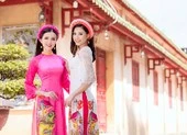 Thuý Vi và Đào Hà thướt tha trong tà áo dài Tết đón Xuân
