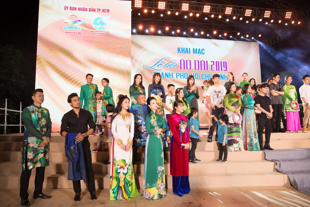 Dàn nghệ sĩ nhiều thế hệ tại buổi tổng duyệt Lễ hội Áo dài ảnh 3