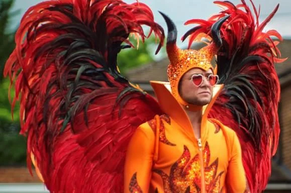 Điểm danh các ca khúc top hit một thời của danh ca Elton John ảnh 8