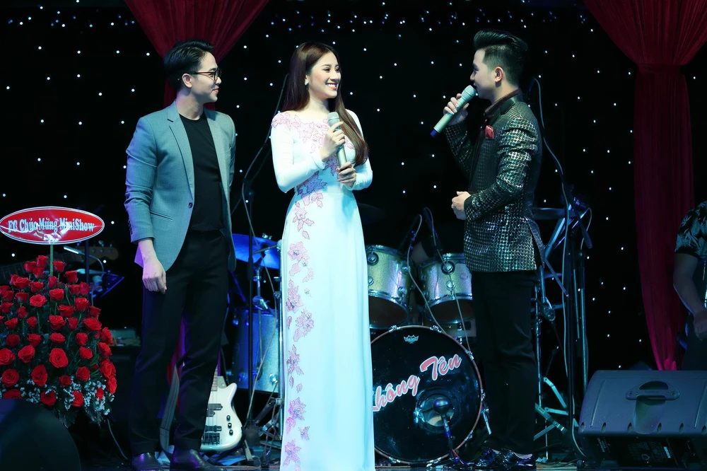 Tố My chơi lớn khi tổ chức đêm nhạc cho các học trò ảnh 3