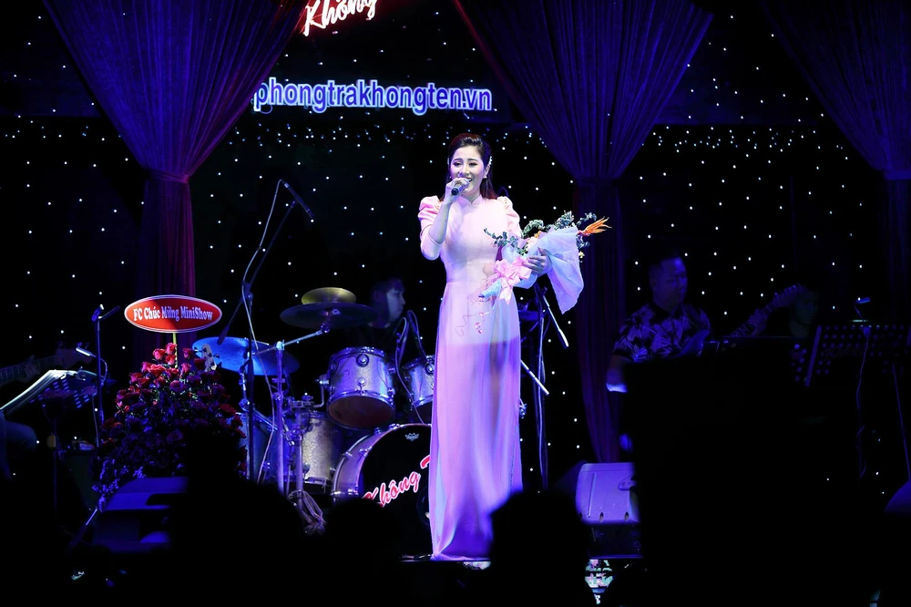 Tố My chơi lớn khi tổ chức đêm nhạc cho các học trò ảnh 1