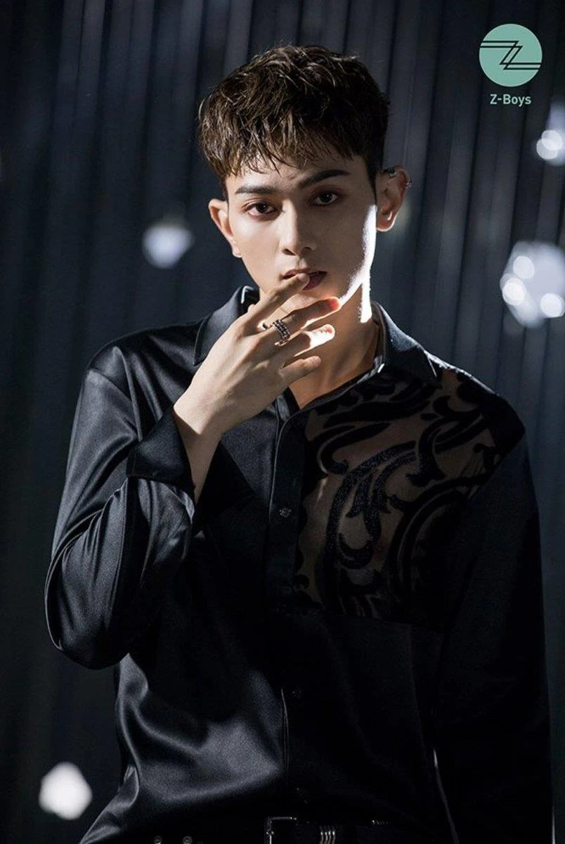 Hai nhóm nhạc đa quốc tịch ra MV mới toanh ảnh 4