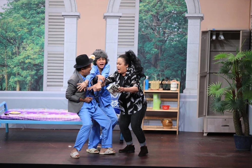 Thẳng tay tát con gái, Thu Thủy thắng 'Ơn giời cậu đây rồi' ảnh 1