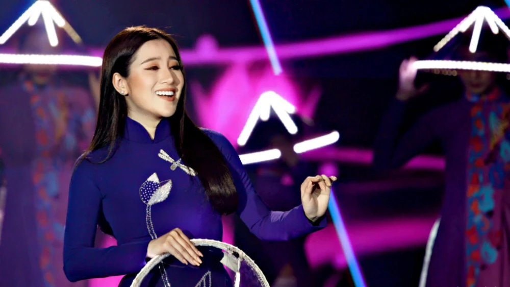 Quang Lê nhận xét 'độc' về bản 'Huế Thương' của Tố My ảnh 3