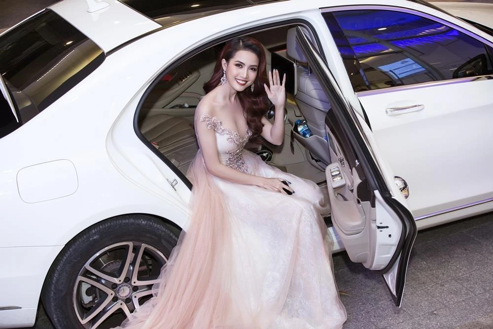 Hoa hậu Phan Thị Mơ trổ tài nhảy vũ điệu 'Cô Ba Sài Gòn' ảnh 1