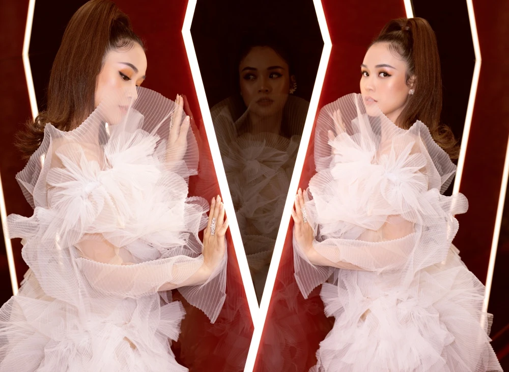 Sam cười tít mắt khi được fan vây kín trong đầm công chúa ảnh 1