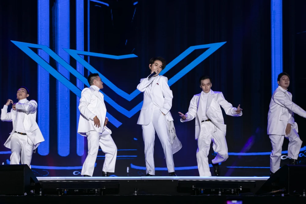 Fan quốc tế phấn khích trước giọng hát khủng của Vũ Cát Tường ảnh 4