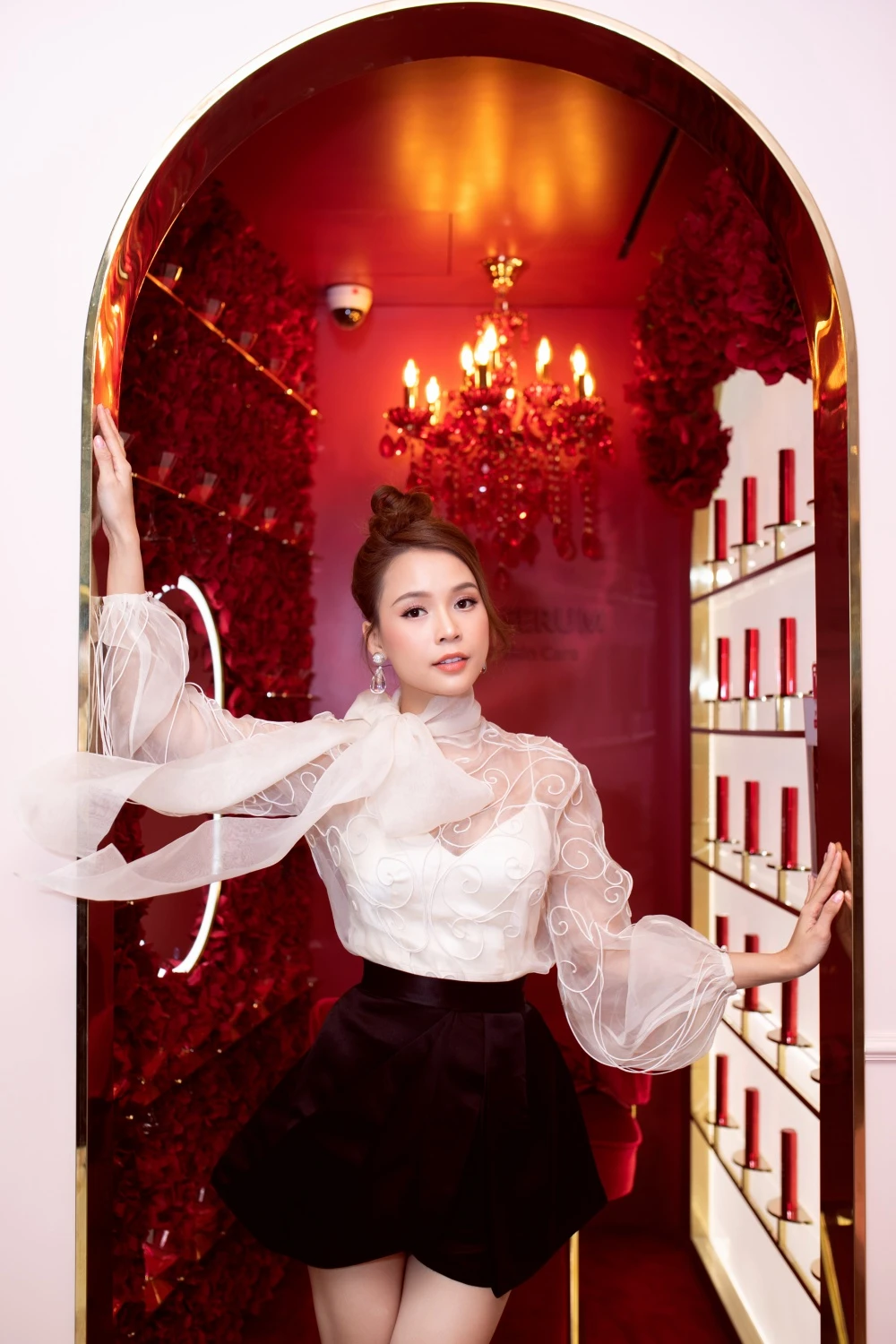 Sam bất ngờ hội ngộ mỹ nhân Oh Yeon Seo ở Hàn Quốc ảnh 4