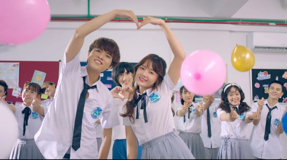 Acy Xuân Tài giấu bố mẹ khi đầu tư MV '7 tỷ người' ảnh 7