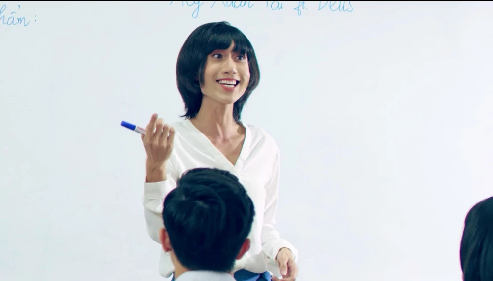 Acy Xuân Tài giấu bố mẹ khi đầu tư MV '7 tỷ người' ảnh 4