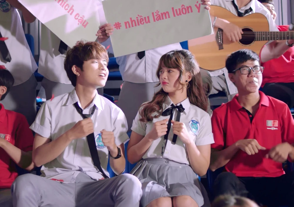 Acy Xuân Tài giấu bố mẹ khi đầu tư MV '7 tỷ người' ảnh 6