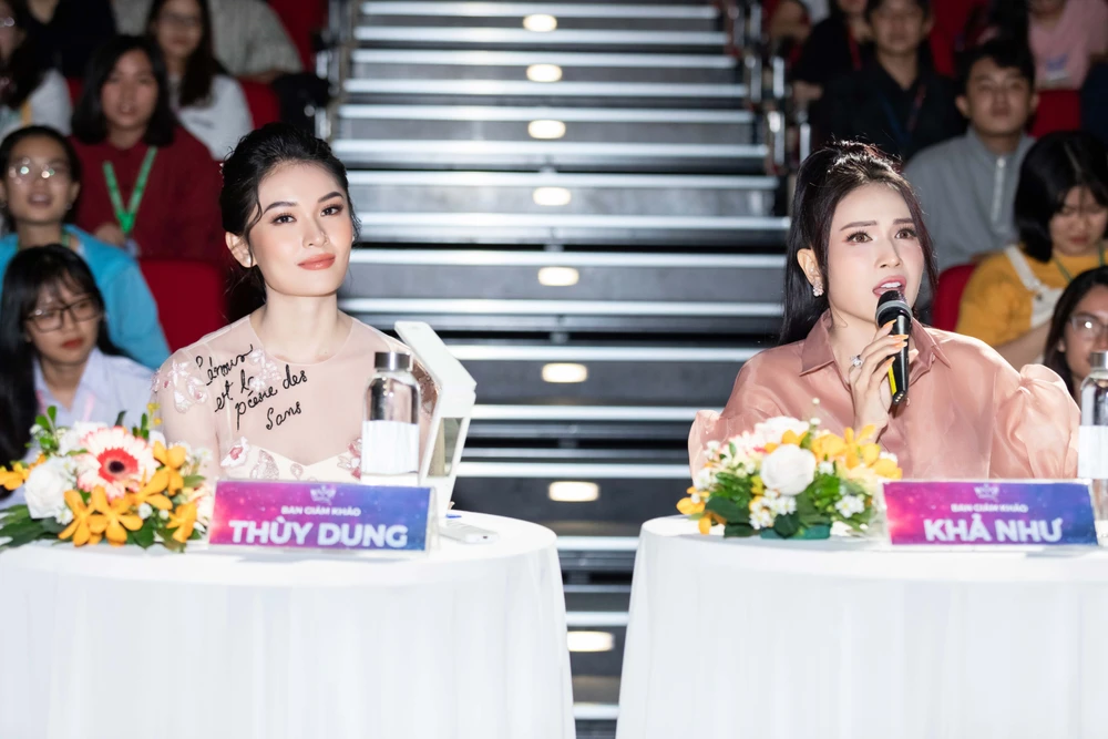 Á hậu Thùy Dung diện váy trắng khoe vẻ đẹp thanh lịch ảnh 5