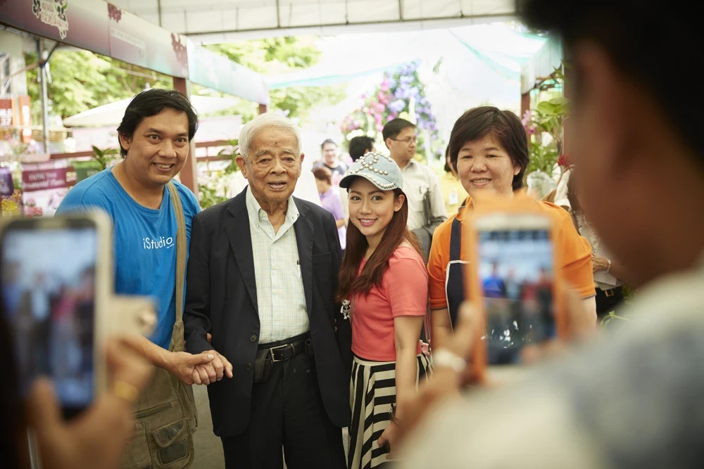 Giáo sư Sagarik là ai mà được Google Doodle vinh danh? ảnh 2