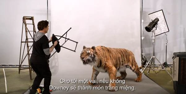 John Cena mời Robert Downey Jr. vắt sữa trong trailer mới ảnh 5