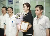 Hoa hậu Đỗ Mỹ Linh tặng 300 triệu đồng giúp bệnh nhi ghép tim