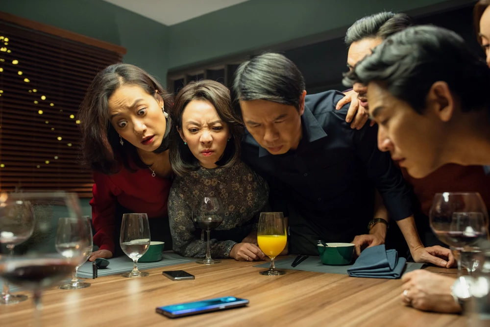 'Tiệc trăng máu' bữa tiệc thịnh soạn cùng dàn sao nghìn tỉ ảnh 5 'Tiệc trăng máu' bữa tiệc thịnh soạn cùng dàn sao nghìn tỉ ảnh 5