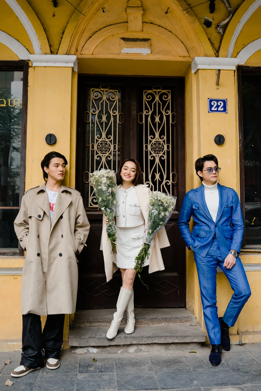 Kaity Nguyễn tận hưởng cái rét tại Hà Nội bên 2 'phi công' ảnh 3