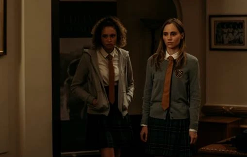 Suki Waterhouse tham gia phim kinh dị mới ảnh 4