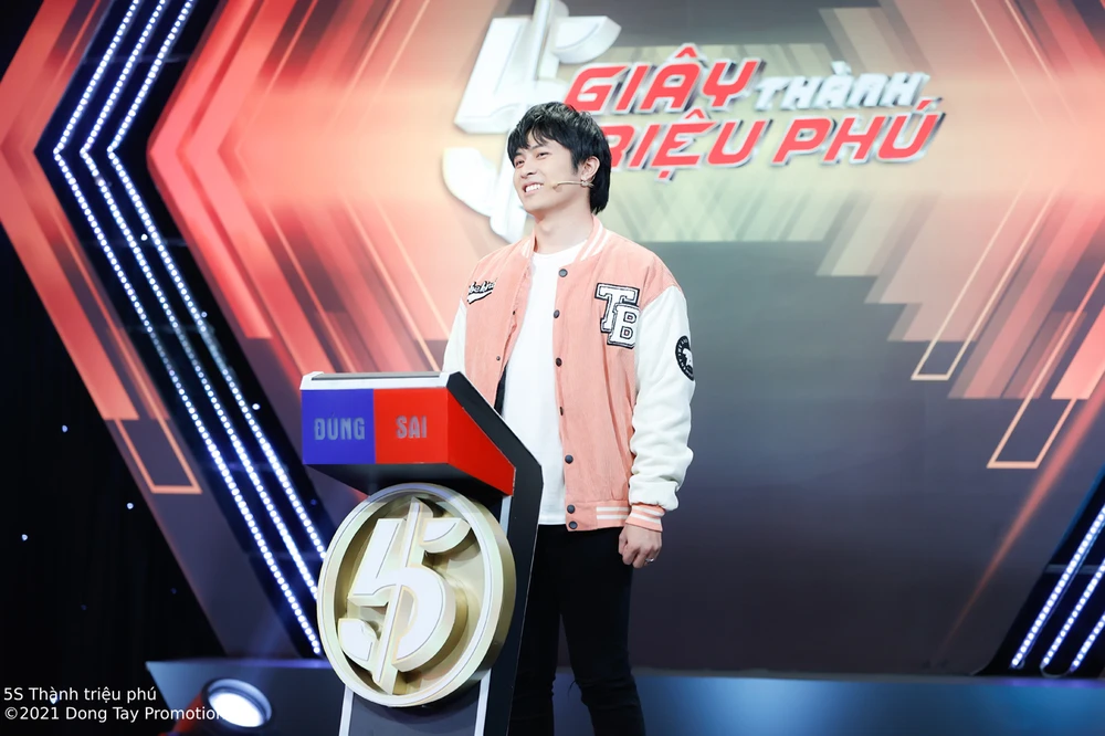 Jun Phạm tố Ngô Kiến Huy hay giả nghèo khổ ảnh 1