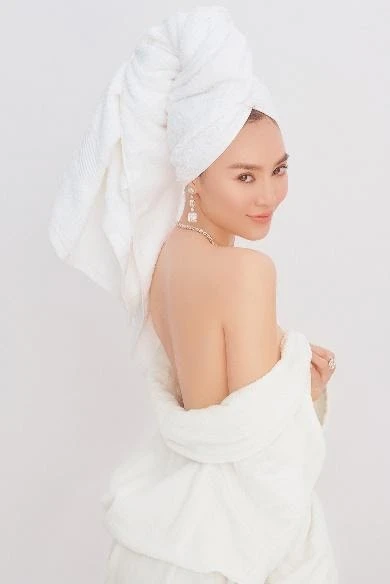 'Tứ đại mỹ nhân' mở đầu năm mới bằng bộ ảnh nóng bỏng ảnh 2