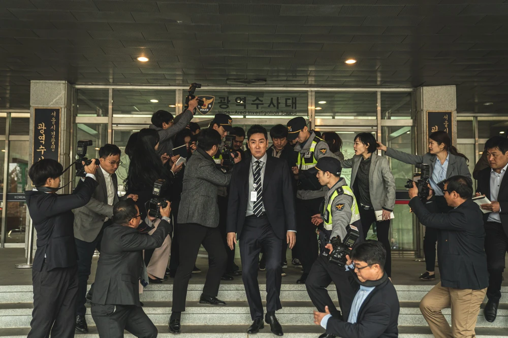 'Dòng máu đặc cảnh' câu chuyện về những con người đứng giữa lằn ranh thiện ác ảnh 6