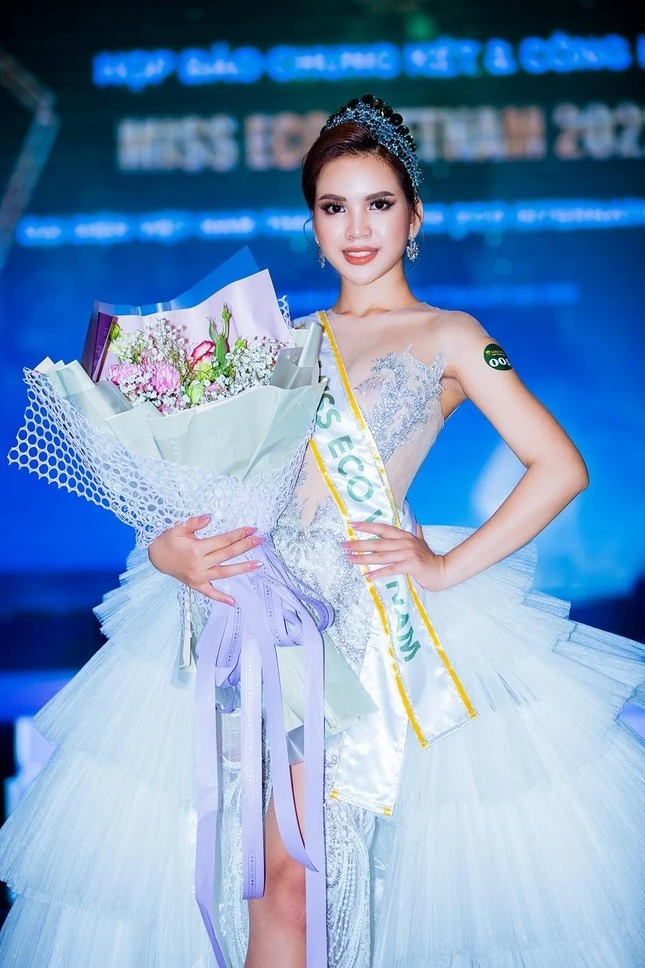 Á hậu Hoài Phương sẽ thay hoa hậu H'Cúc ÊBan chinh chiến Miss Eco International ảnh 1