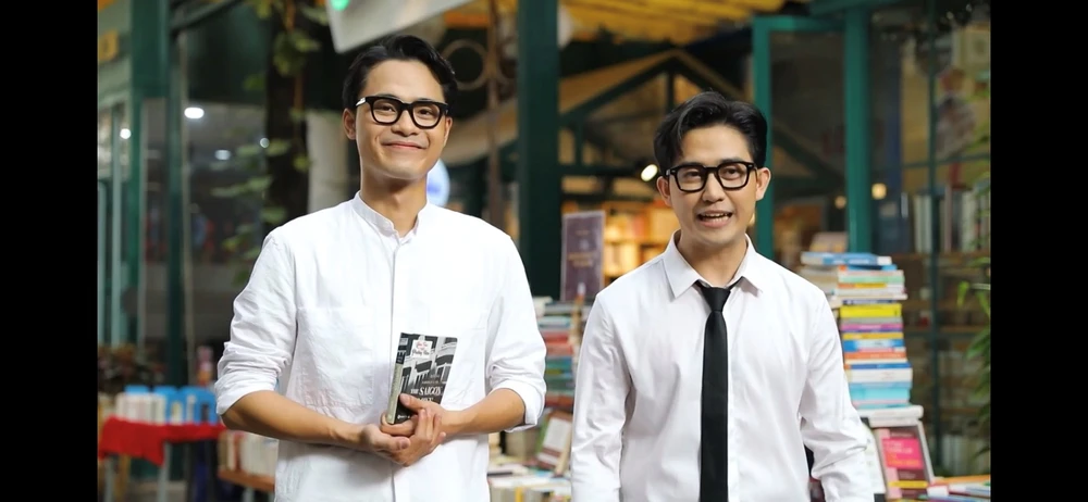 Theo chân Huỳnh Thanh Trực và MC Quốc Bảo khám phá Đường sách Nguyễn Văn Bình ảnh 5