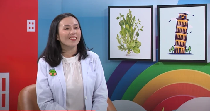 Bác sĩ tư vấn trong chương trình.