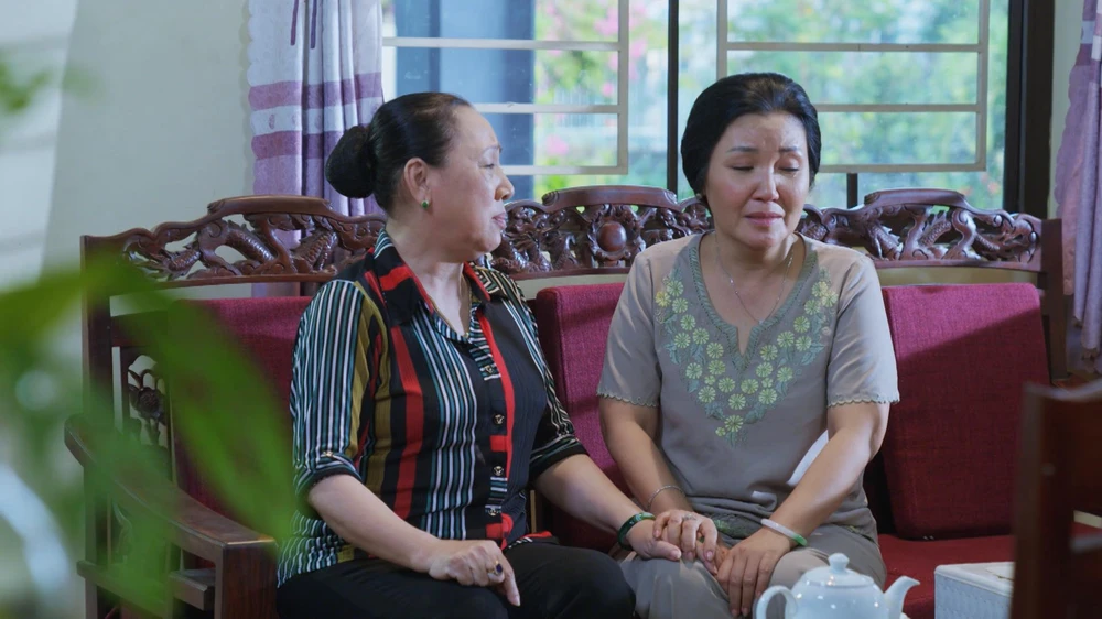 Mẹ Chiêu Dương xót xa chờ tin cô.