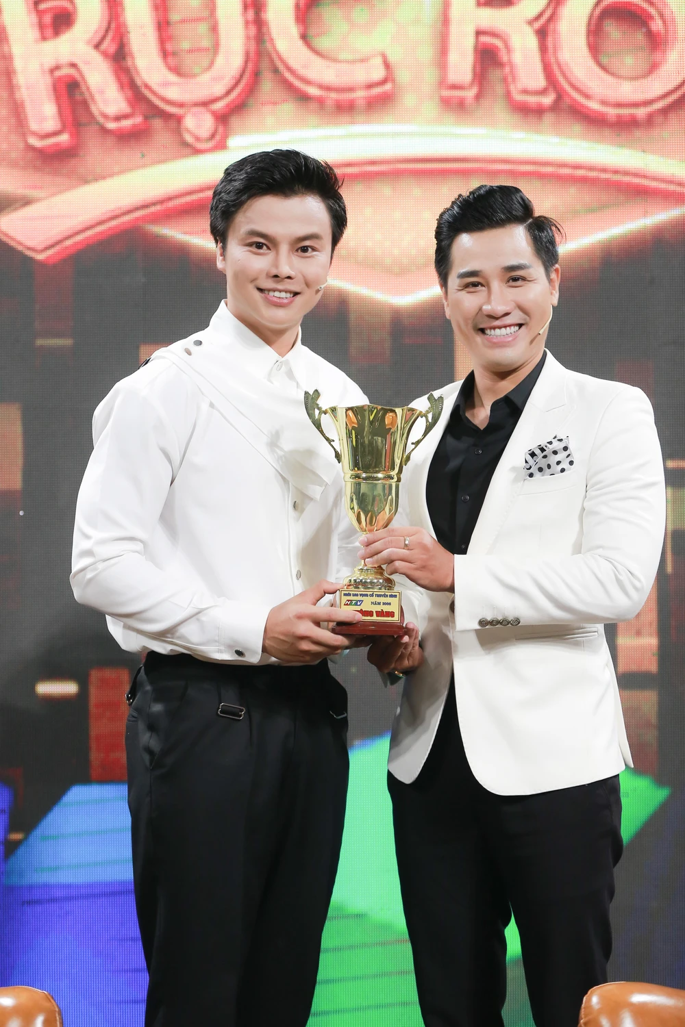 Võ Minh Lâm hoàn thành xuất sắc đề bài của thầy giáo Nguyên Khang.