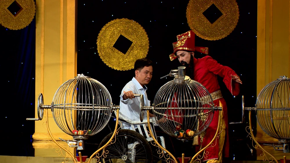 Anh Bảo đến với chương trình Thần tài gõ cửa.