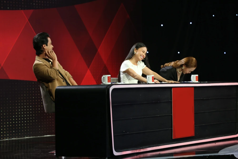 Ban giám khảo chương trình. Ảnh: CTCC