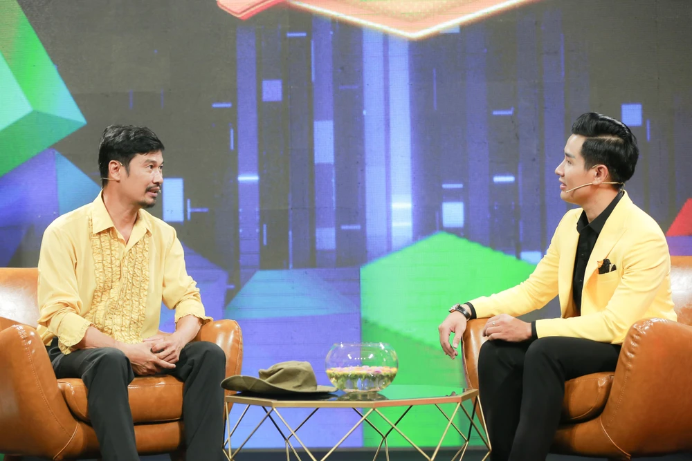 Tiết Cương chia sẻ với MC Nguyên Khang.