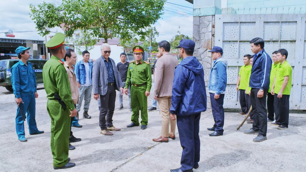 Công an xuất hiện kịp lúc. Ảnh: SV