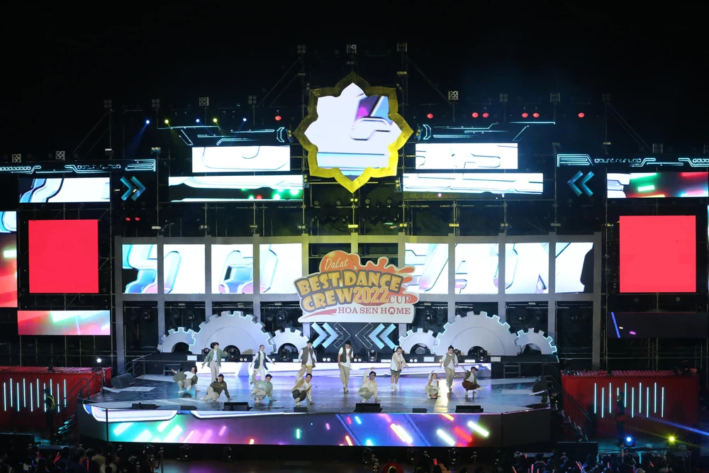 Các nhân vật biểu diễn tại chương trình. Ảnh: CTCC