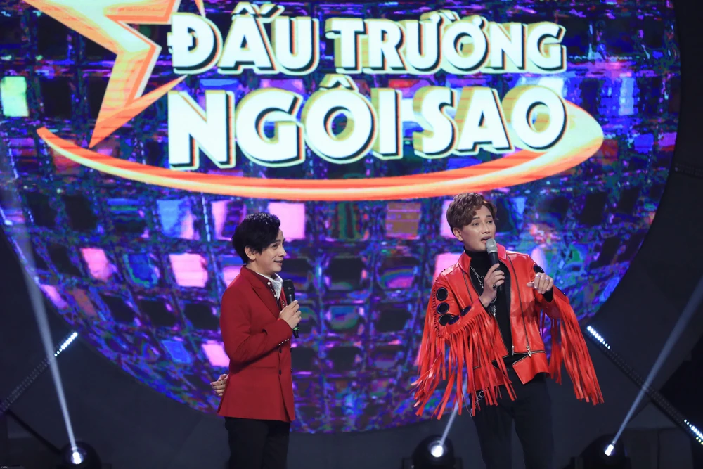 Nguyễn Lê Bá Thắng chia sẻ với ban giám khảo.