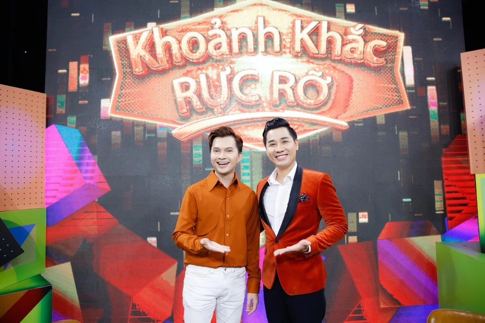 Ca sĩ Nam Cường và MC Nguyên Khang.