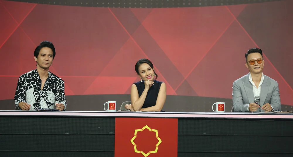 Ban giám khảo chương trình.