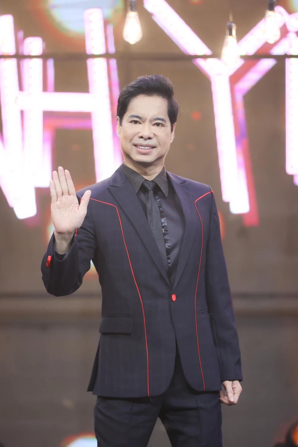 Danh ca Ngọc Sơn. Ảnh: CTCC