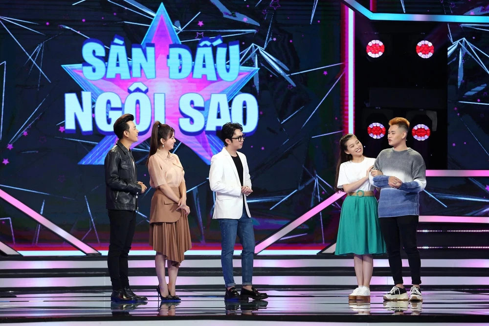 Các nhân vật trong phần giới thiệu chương trình. Ảnh: CTCC