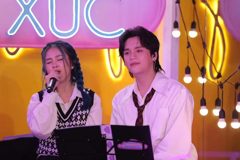 ChangMie hát bài Mình cùng nhau đóng băng.