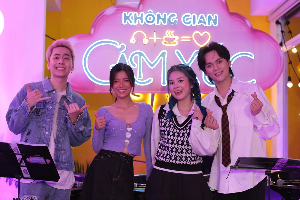 Đêm nhạc trong cà phê Không gian cảm xúc.