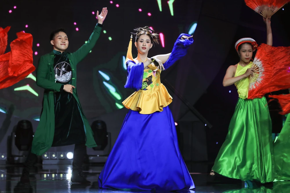 Nữ ca sĩ Jee Trần.