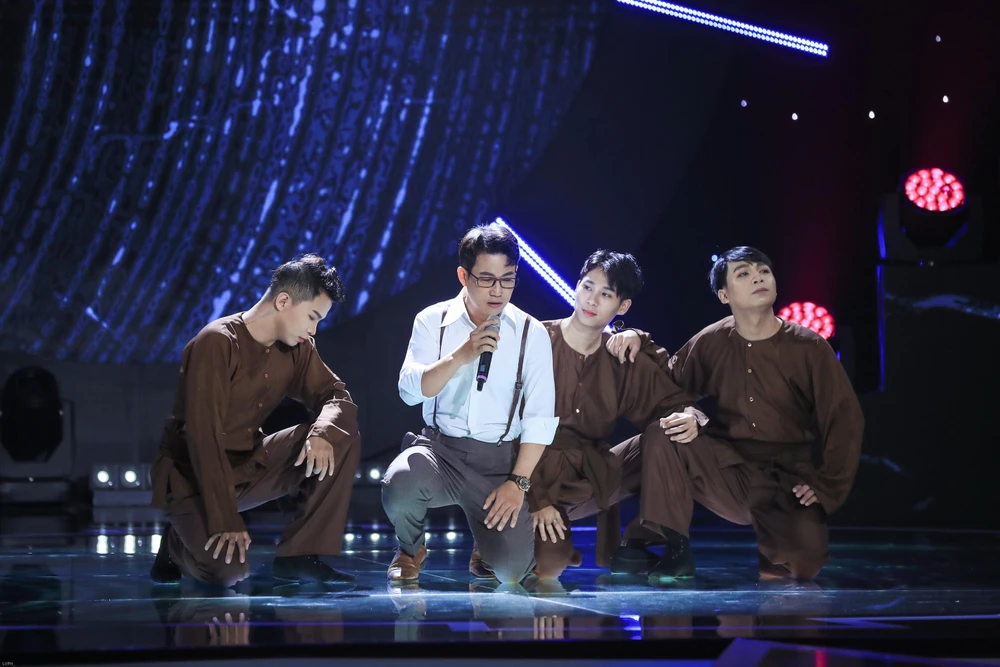 Ca sĩ Trọng Khương.